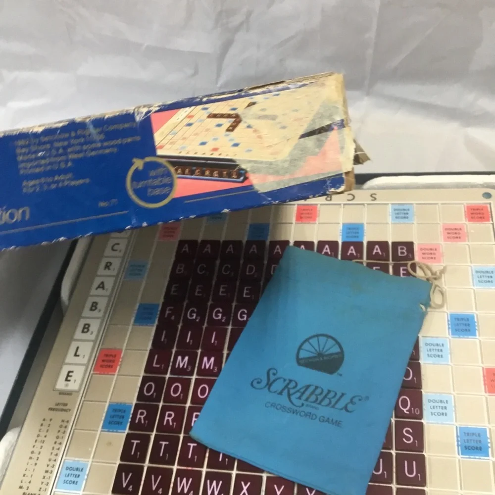 VTG Scrabble Game Deluxe Edition Turntable Burgandy Tiles 76 Blue Trays Complete